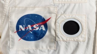 Aya ayak basan ikinci astronotun ceketi 2.8 milyon dolara satıldı