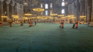 Ayasofya-i Kebir Camiinde Kurban Bayramı temizliği