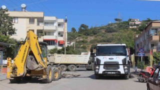 Aydıncık ve Bozyazıda asfalt çalışmaları sürüyor
