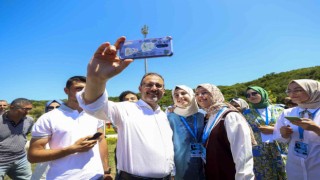 Bakan Kasapoğlundan genç hekimler kampına ziyaret