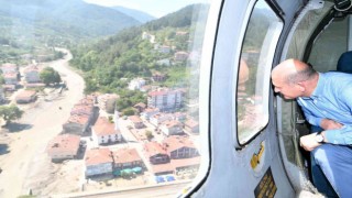 Bakan Süleyman Soylu, selden etkilenen Bozkurtta helikopterle incelemelerde bulundu
