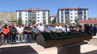 Baraj gölünde boğulan öğretmen son yolcuğuna uğurlandı