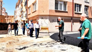 Başkan Ataç yol ve kaldırım çalışmalarını yerinde inceledi