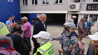 Başkan Bakkalcıoğlu belediye personelinin kurban bayramını kutladı