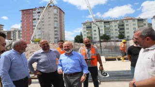 Başkan Çolakbayrakdar: “Mahallelerimiz, örnek ve marka yatırımlarla gelişip, büyüyor”