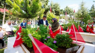 Başkan Fadıloğlu, şehitlik ziyareti