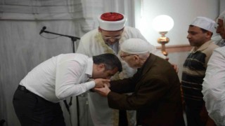 Başkan Oktay Yılmaz bayramı Tatbikat Camiinde karşıladı