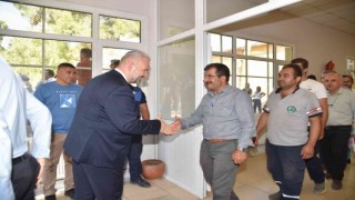 Başkan Vekili Pehlivan, belediye personeliyle bayramlaştı