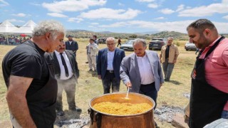 Başkan Yalçın Başakpınarlılarla Çalıçukurda buluştu