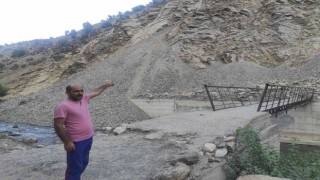 Batmanda heyelan nedeniyle kapanan yolda önlem çalışması başlatıldı
