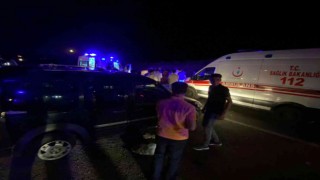 Batmanda iki otomobil kafa kafaya çarpıştı: 10 yaralı