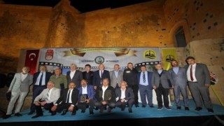 Bayburt Kalesinin tarihi atmosferinde Şair Zihni Şiir Gecesi