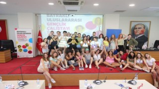 Bayraklıda ‘Uluslararası Gençlik Festivali başladı