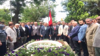 BBP Genel Başkanı Destici, Yazıcıoğlunun kabrini ziyaret etti