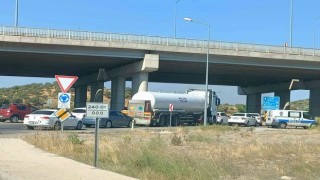 Bergamadaki yangın nedeniyle İzmir-Çanakkale kara yolu trafiğe kapandı