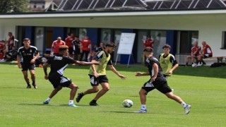 Beşiktaş günün ilk antrenmanını yaptı