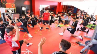 Beşiktaş salonda çalıştı