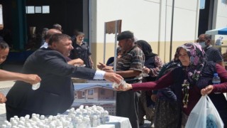 Beylikovada 5 bin adet el dezenfektanı vatandaşa dağıtıldı