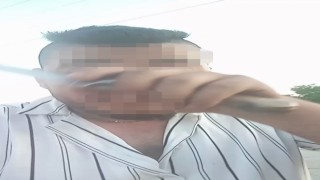 Bıçakla ağır yaraladığı eşinin hesabından canlı yayın yaptı