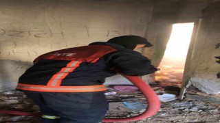 Bingölde metruk binadaki yangın söndürüldü