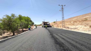 Bir günde 3 bin 549 ton asfalt serimi