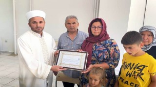 Boşandığı eşinin ardından çocuklarıyla birlikte Türkiye gelip İslamı seçti