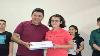 Boyraz ilçesindeki öğrencileri yine unutmadı