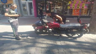 Burhaniye Emniyeti, kural tanımayan motosikletlere göz açtırmıyor