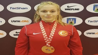 Bursa Büyükşehir Belediyesporlu güreşçi Yağmur Şen Avrupa üçüncüsü oldu