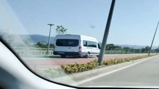 Bursada atı motosiklete bağlayarak götürdü