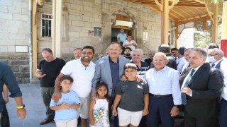 Büyükkılıç, Özhaseki ile birlikte Talasta vatandaşlarla buluştu
