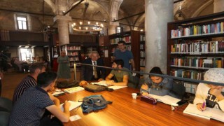 Büyükkılıçtan Kayseri Şehir Kütüphanesine ziyaret