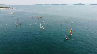 Caddebostan plajında denize giren vatandaş: Benim için Bodrum da burası Yalıkavak da burası