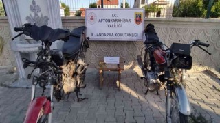 Çalıntı motosikletle kablo çalmaya çalışan 4 şahsı jandarma yakaladı