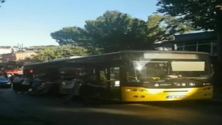Çengelköyde arızalanan İETT otobüsünü yolcular itti