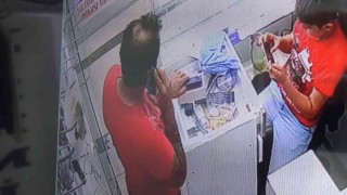 Cep telefonu hırsızı, küçük çocuğu gözyaşlarına boğdu