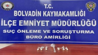 Cerrahi eldivenin içerisinden uyuşturucu çıktı