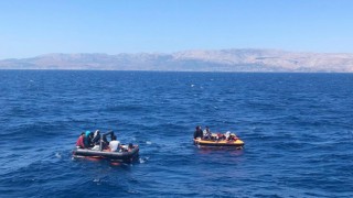 Çeşme açıklarında 45 düzensiz göçmen kurtarıldı