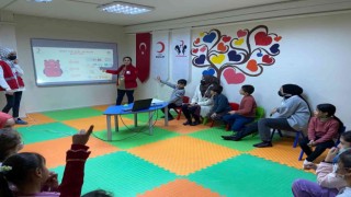 Çocuklar afetlere hazırlığı öğreniyor