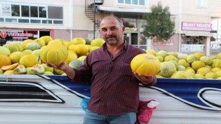Çorumun meşhur 10 dilim kavunu tezgahlarda yerini aldı