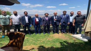 Cumhurbaşkanı Başdanışmanı Küçükyılmaz Kayseride gazete sahipleriyle buluştu