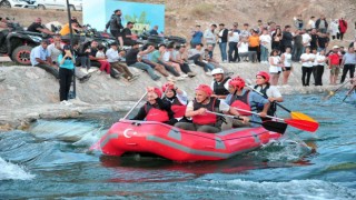 Cumhurbaşkanı Yardımcısı Oktay ve Bakan Kirişci, Yozgatta rafting yaptı