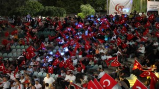 Darıca Belediye Başkanı Muzaffer Bıyık: Ne kadar uğraşırlarsa uğraşsınlar bayrağımızı indiremeyecekler