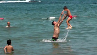 Deniz ve havuz sonrası kurulanmayan kulaklar tatili zehir edebiliyor