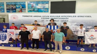 Denizlili yüzücüler Sivasta madalyaları topladı