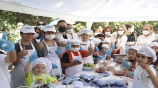 DEÜde tedavi gören çocuklar meyve bahçesinde moral buldu