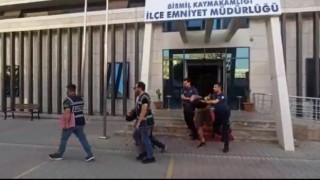 Diyarbakırda çocuğu darp edip gasp yapan şüpheliler tutuklandı