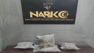 Diyarbakırda otomobilde 4 kilogram uyuşturucu ele geçirildi