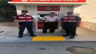 Dolandırılmak üzereyken jandarma fark etti