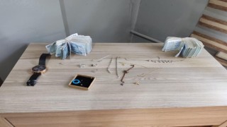Düğüne giden akrabalarının evinden 510 bin TL değerinde altın ve döviz çaldılar